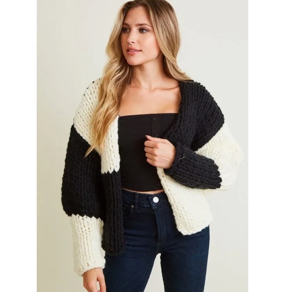 NEW WITH TAG! COLOR BLOCK CABLE KNIT CARDIGAN - Picture 2 of 7